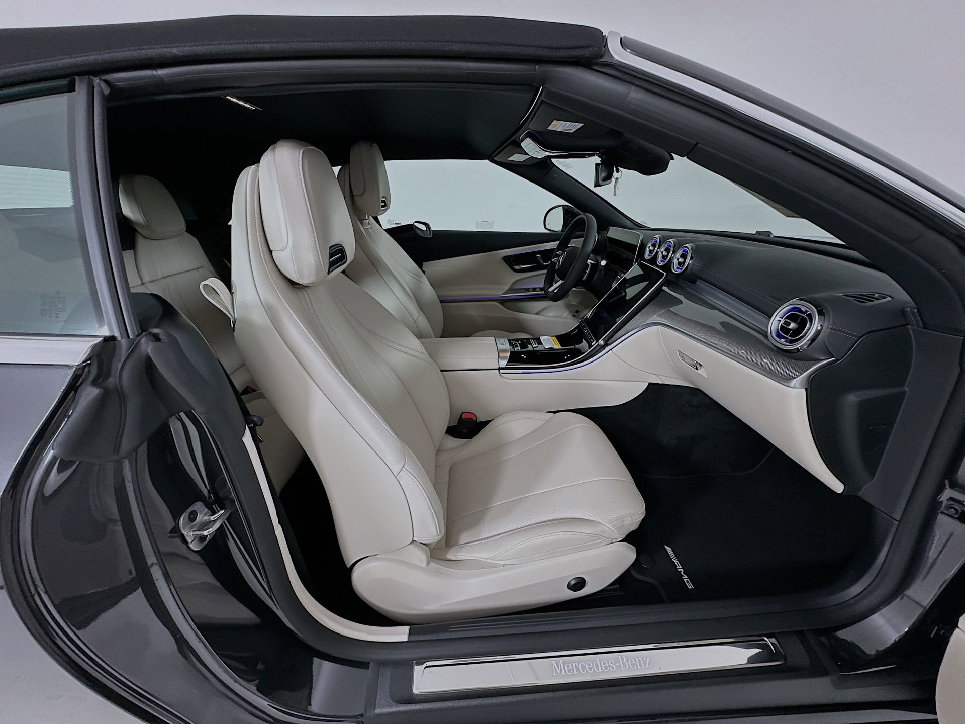 New 2026 Mercedes-Benz CLE 300 4MATIC Cabriolet image 31