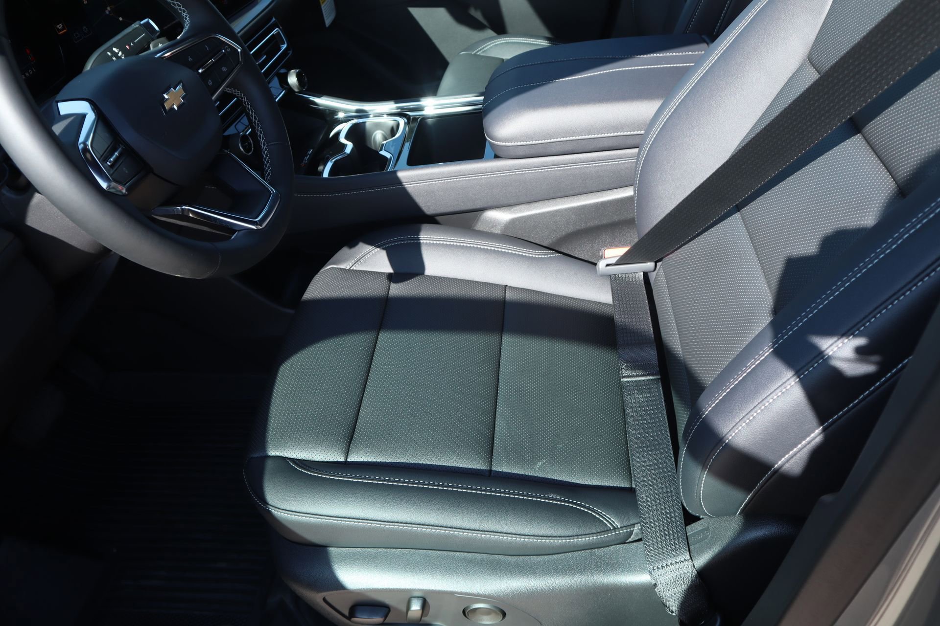 New 2026 Chevrolet Traverse LT w/ Driver Confidence Package FWD image 13