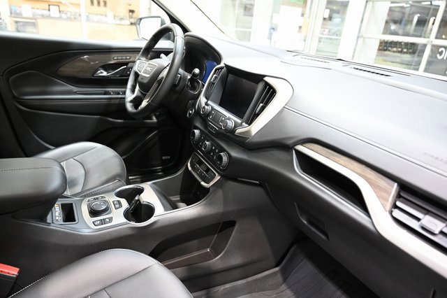 Used 2024 GMC Terrain Denali w/ Denali Premium Package image 13