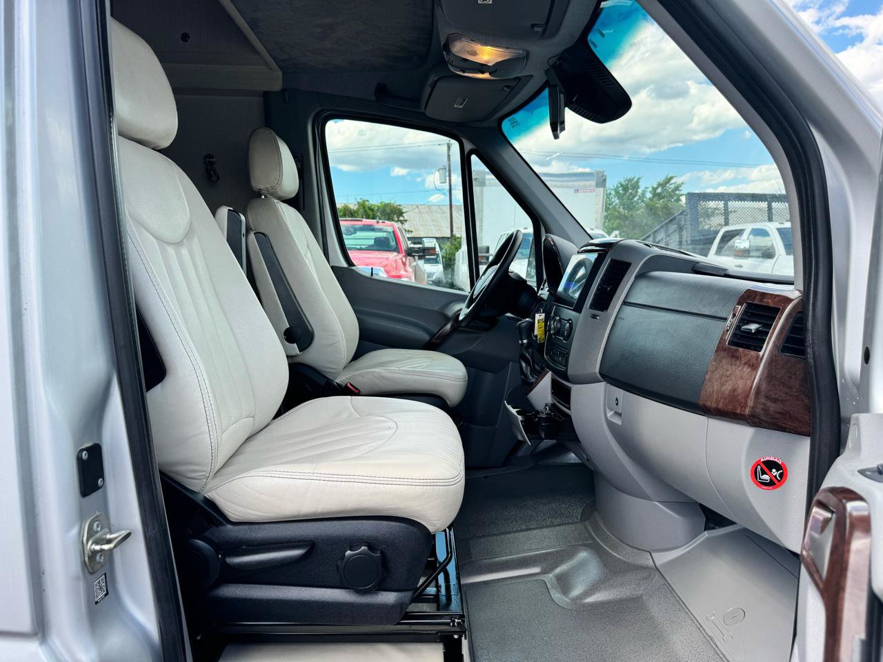 Used 2015 Mercedes-Benz Sprinter 3500 image 15