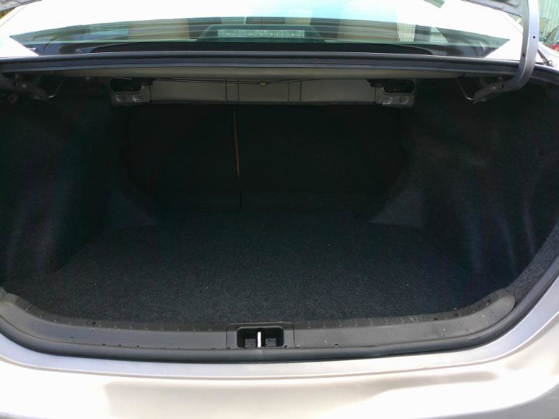 Used 2015 Toyota Corolla LE image 9