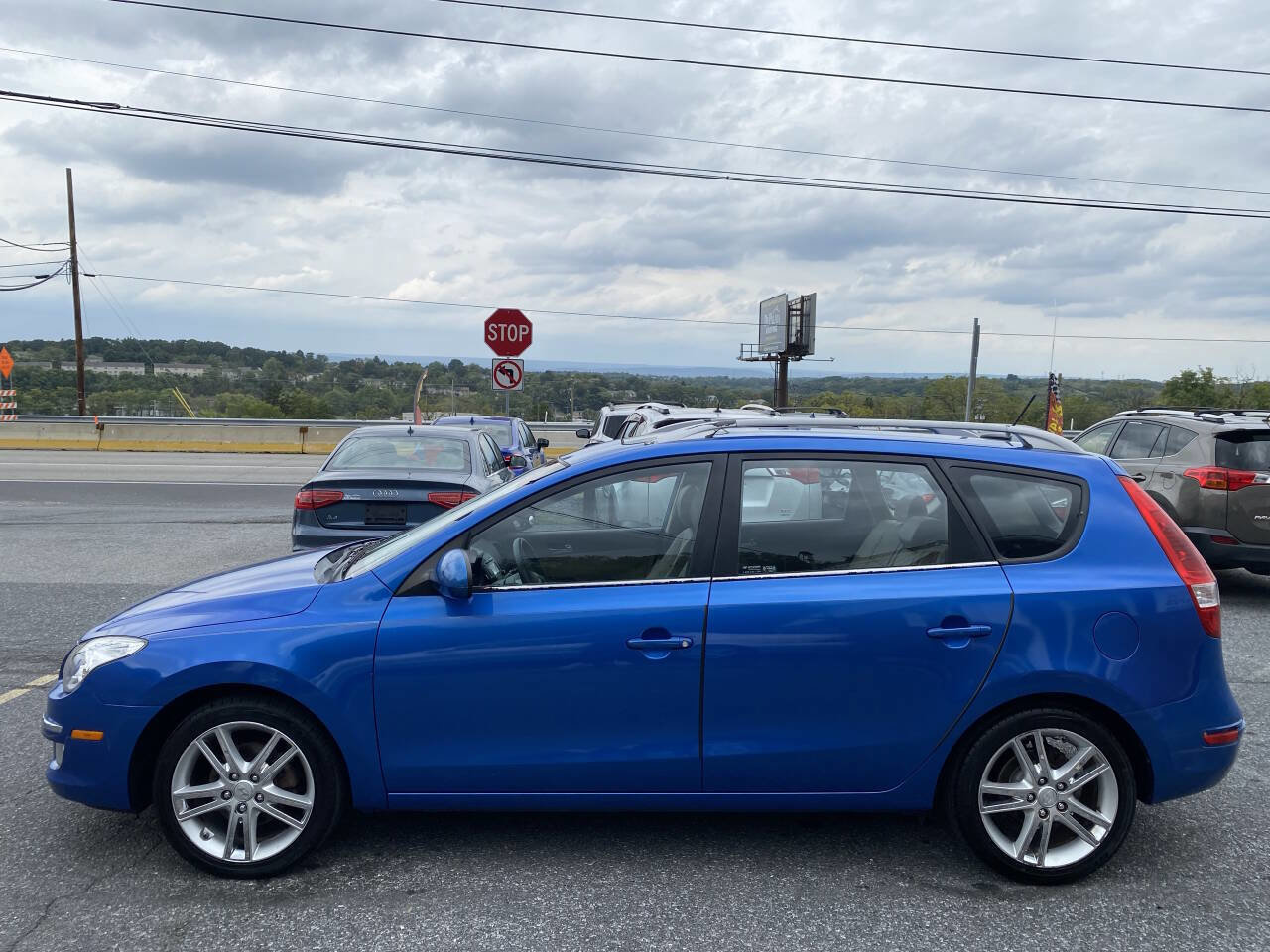 Used 2011 Hyundai Elantra image 8