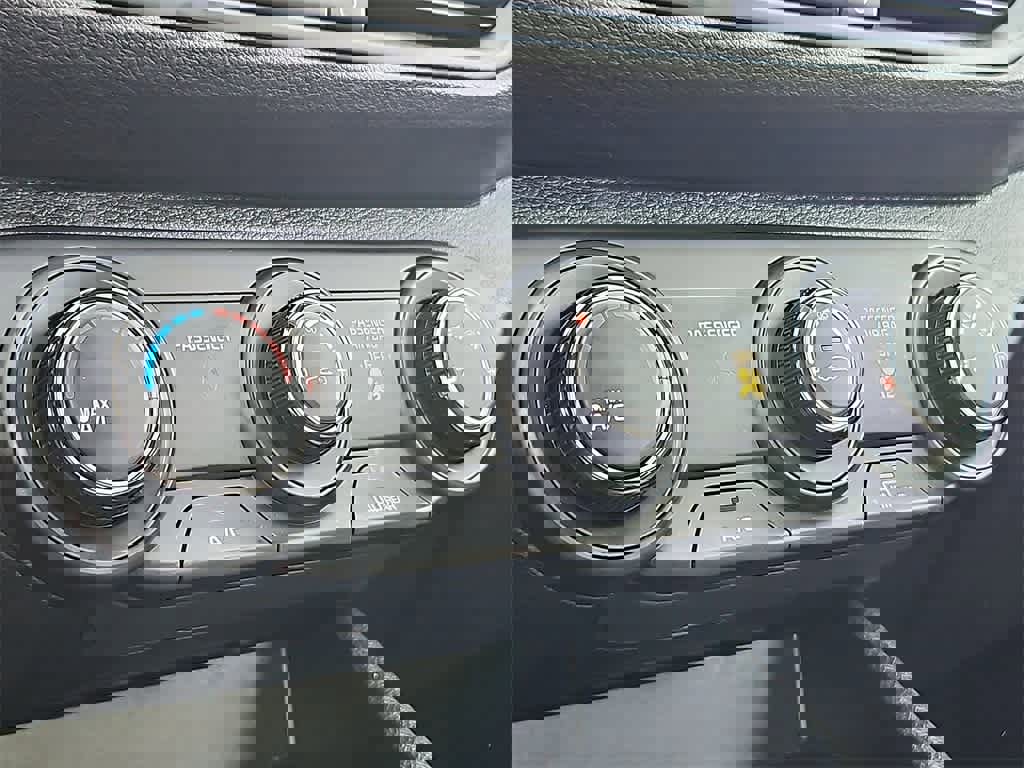 Used 2024 Kia Forte LXS image 14