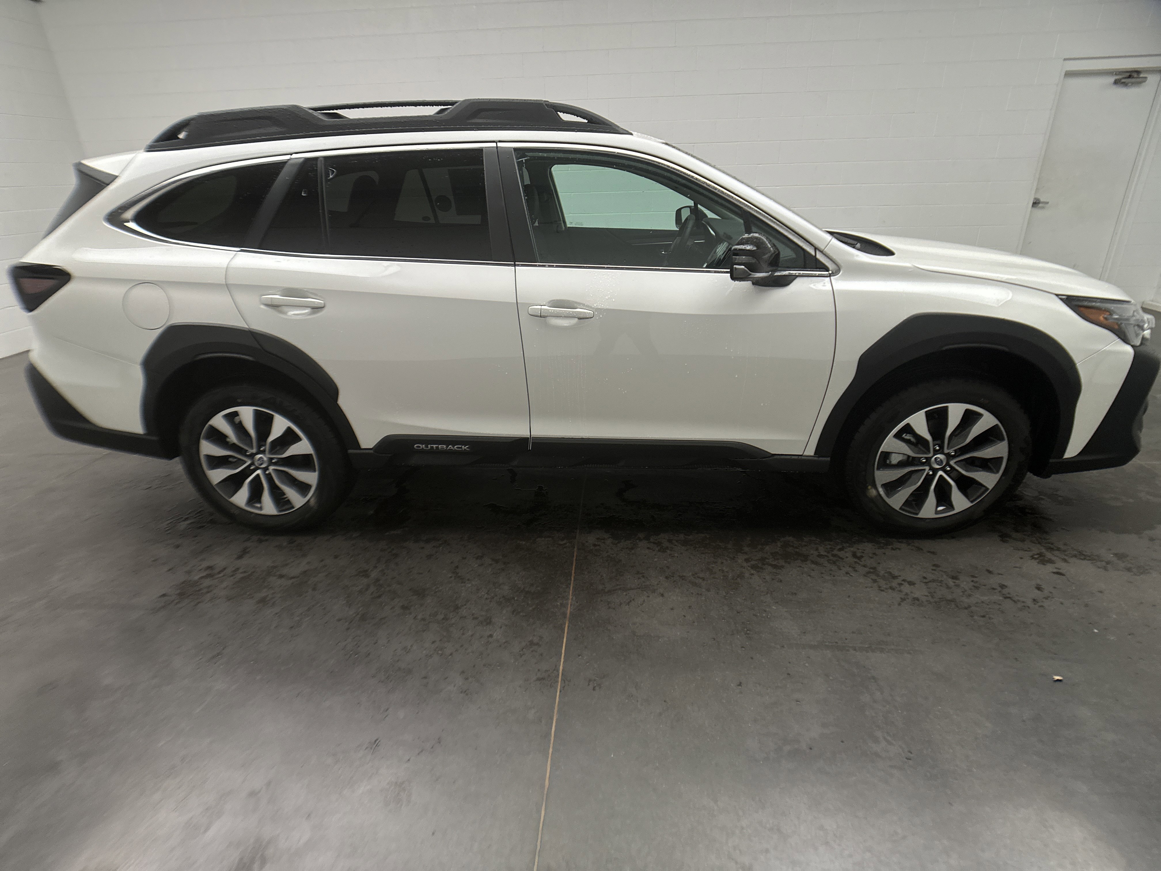 New 2025 Subaru Outback Limited image 10