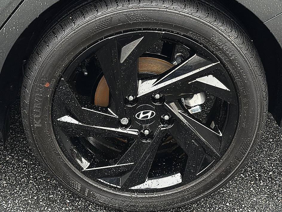 Certified 2026 Hyundai Elantra Sport w/ Cargo Package FWD image 5