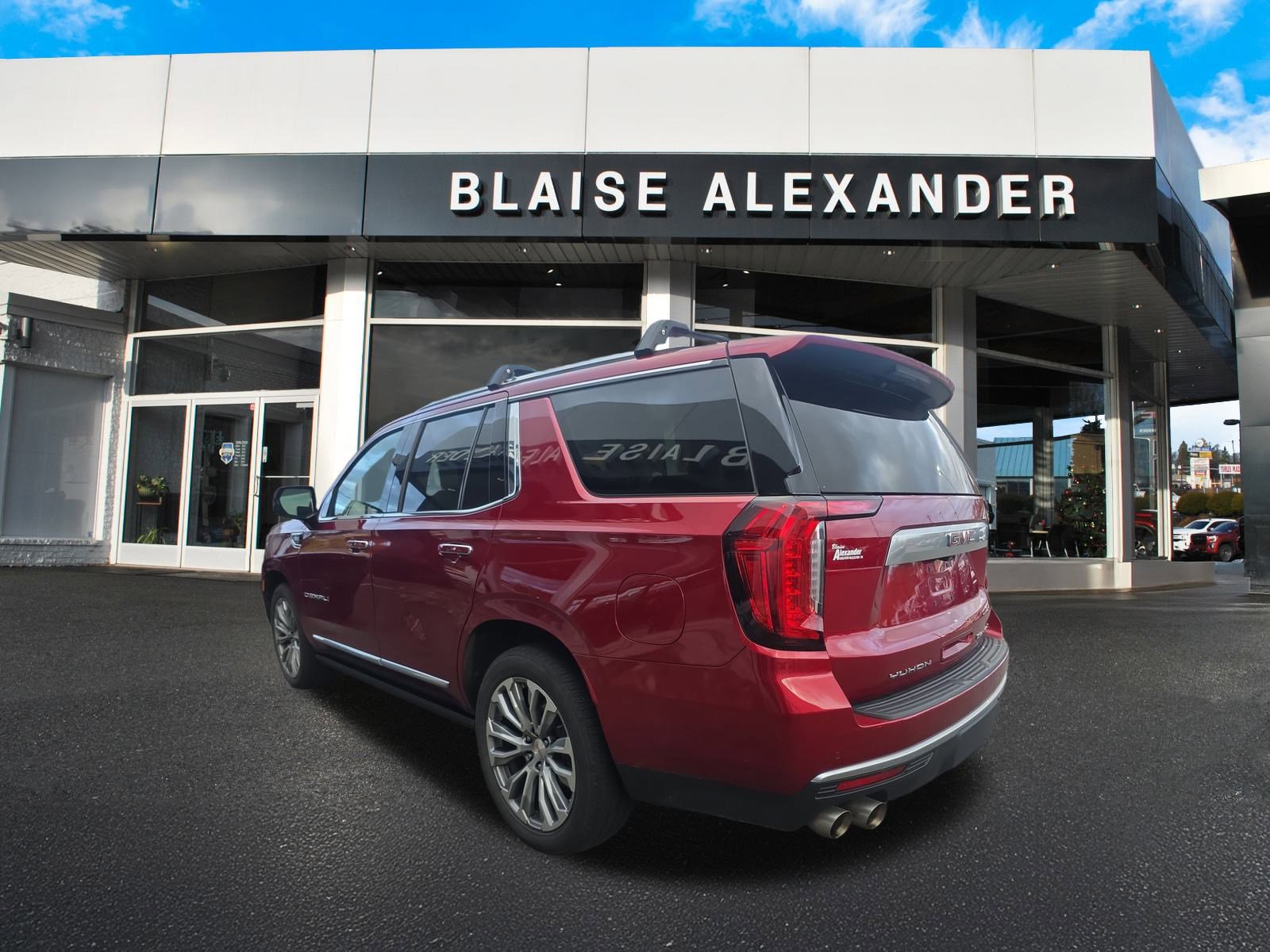 Used 2021 GMC Yukon Denali w/ Denali Ultimate Package image 8