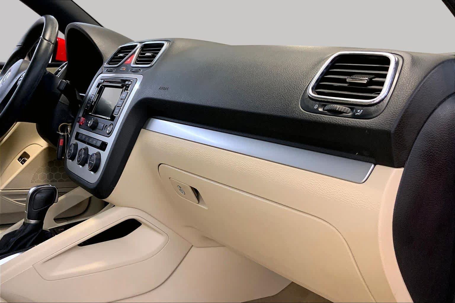 Used 2016 Volkswagen Eos Komfort FWD image 19