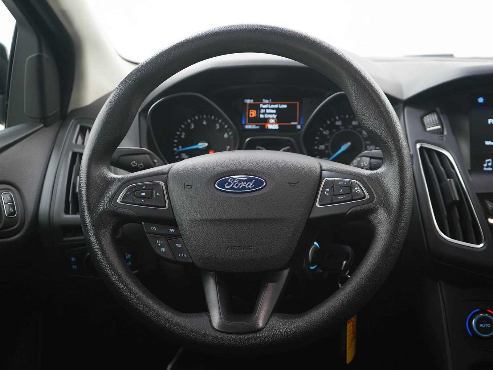 Used 2017 Ford Focus SEL w/ Interior Protection Package FWD image 15