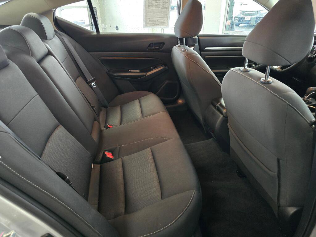 Used 2023 Nissan Altima 2.5 SV FWD image 41