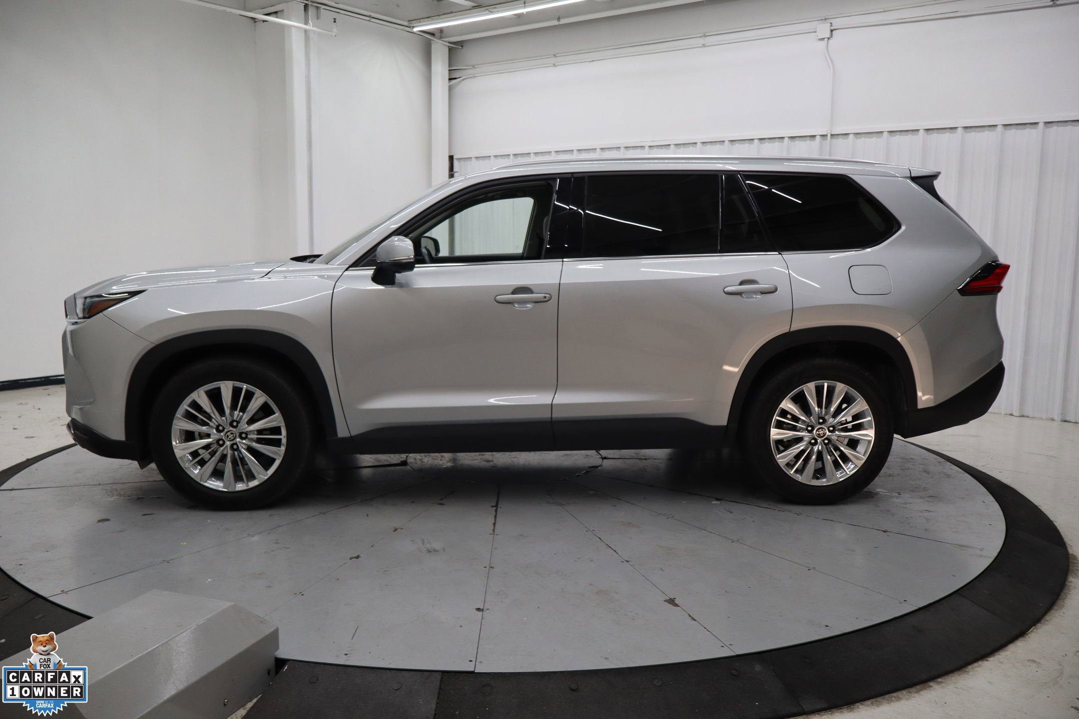 Used 2024 Toyota Grand Highlander Platinum image 9