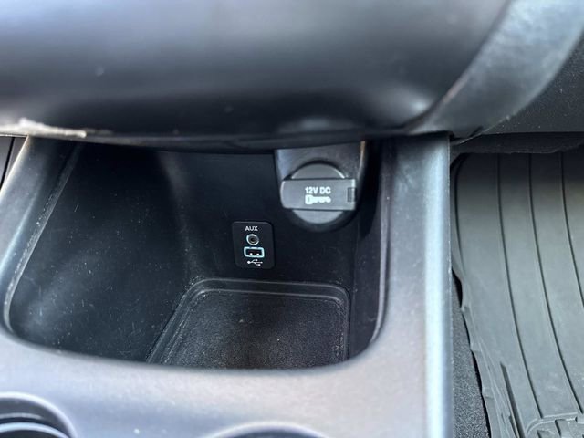 Used 2019 Dodge Journey SE FWD image 25