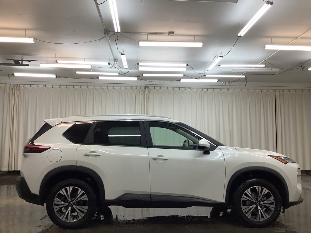 Used 2023 Nissan Rogue SV w/ SV Premium Package image 5