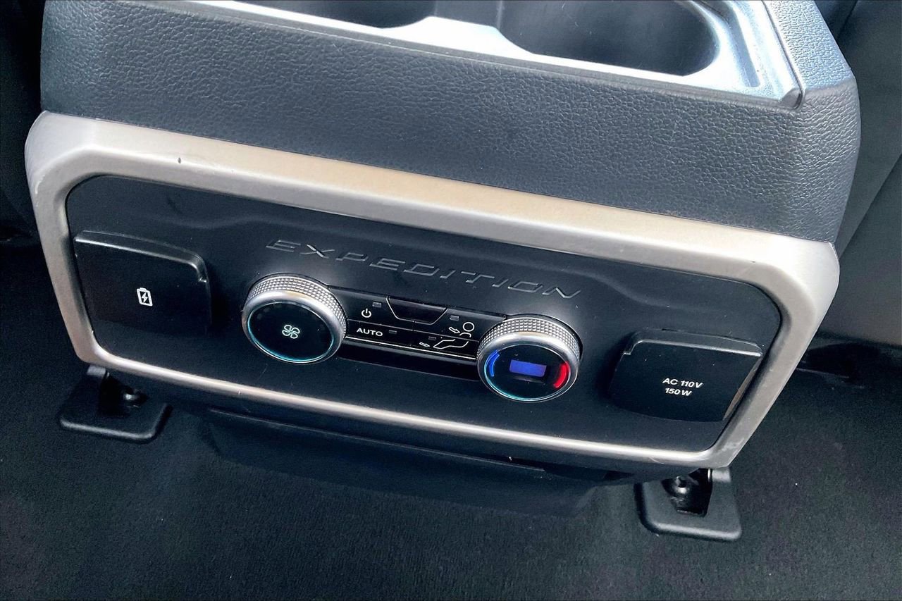 Used 2024 Ford Expedition Max XLT image 17