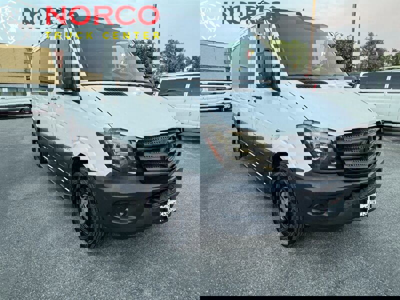 Used 2016 Mercedes-Benz Sprinter 2500 image 4