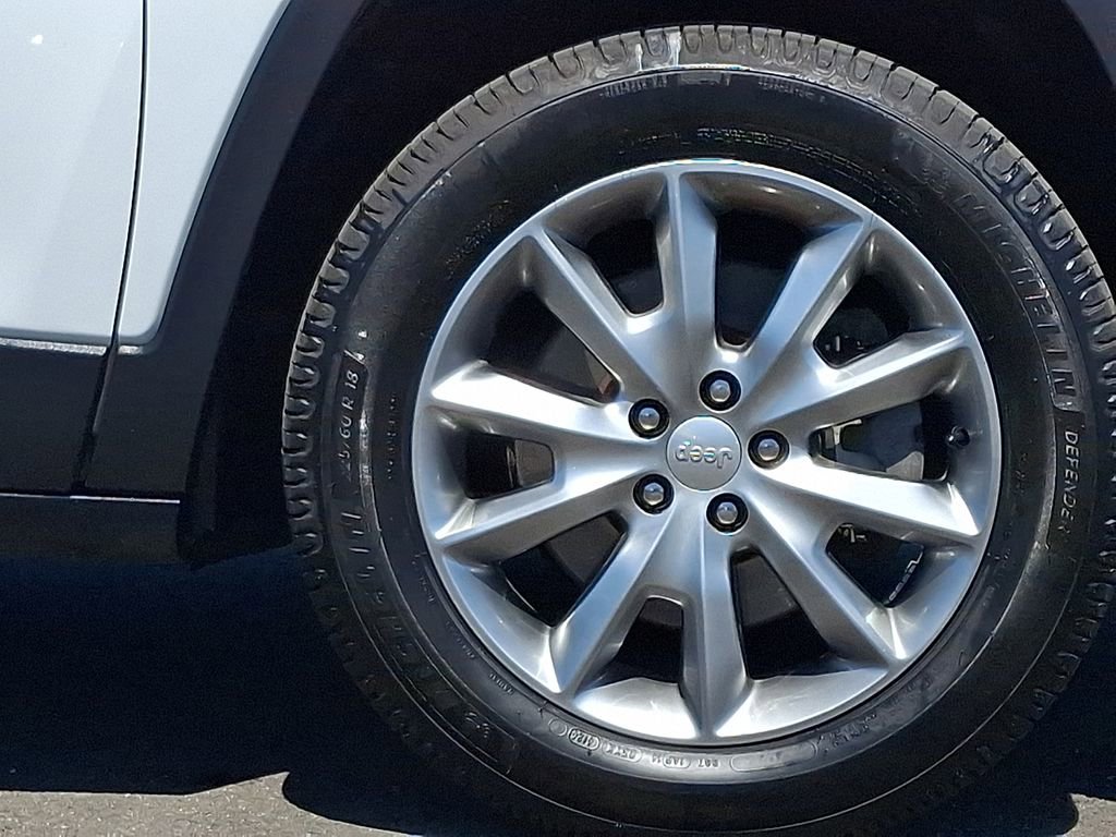 Used 2018 Jeep Cherokee Limited AWD/4WD image 8