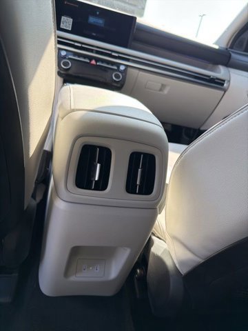 Used 2025 Hyundai Tucson Limited image 17