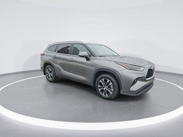 Certified 2026 Toyota Highlander XLE image 3
