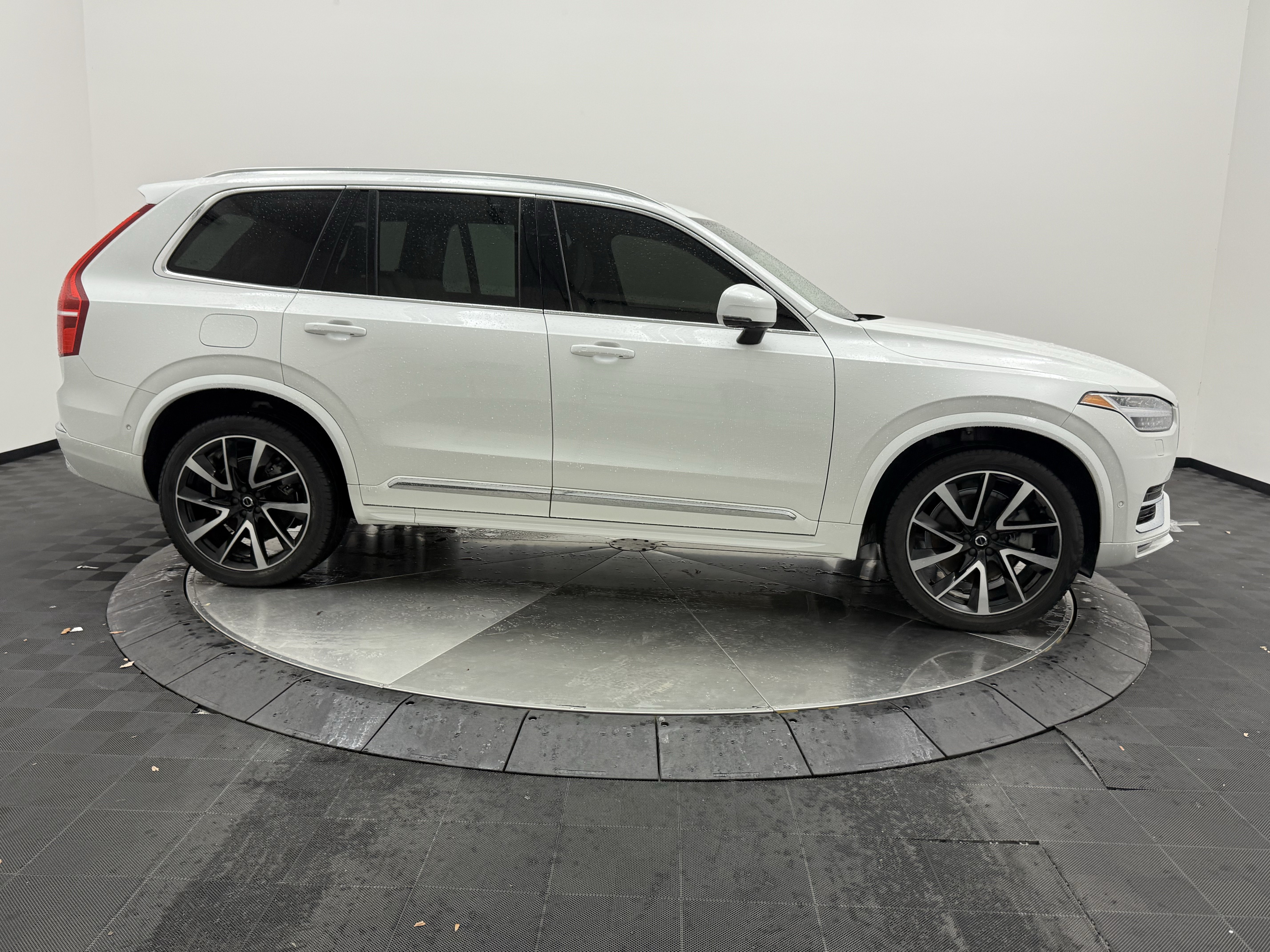 Used 2023 Volvo XC90 B5 Plus w/ Protection Package Premier AWD/4WD image 8