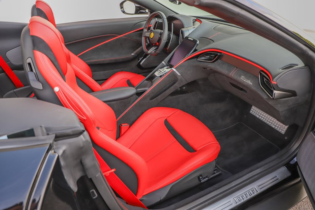 Certified 2025 Ferrari Roma Spider RWD image 34