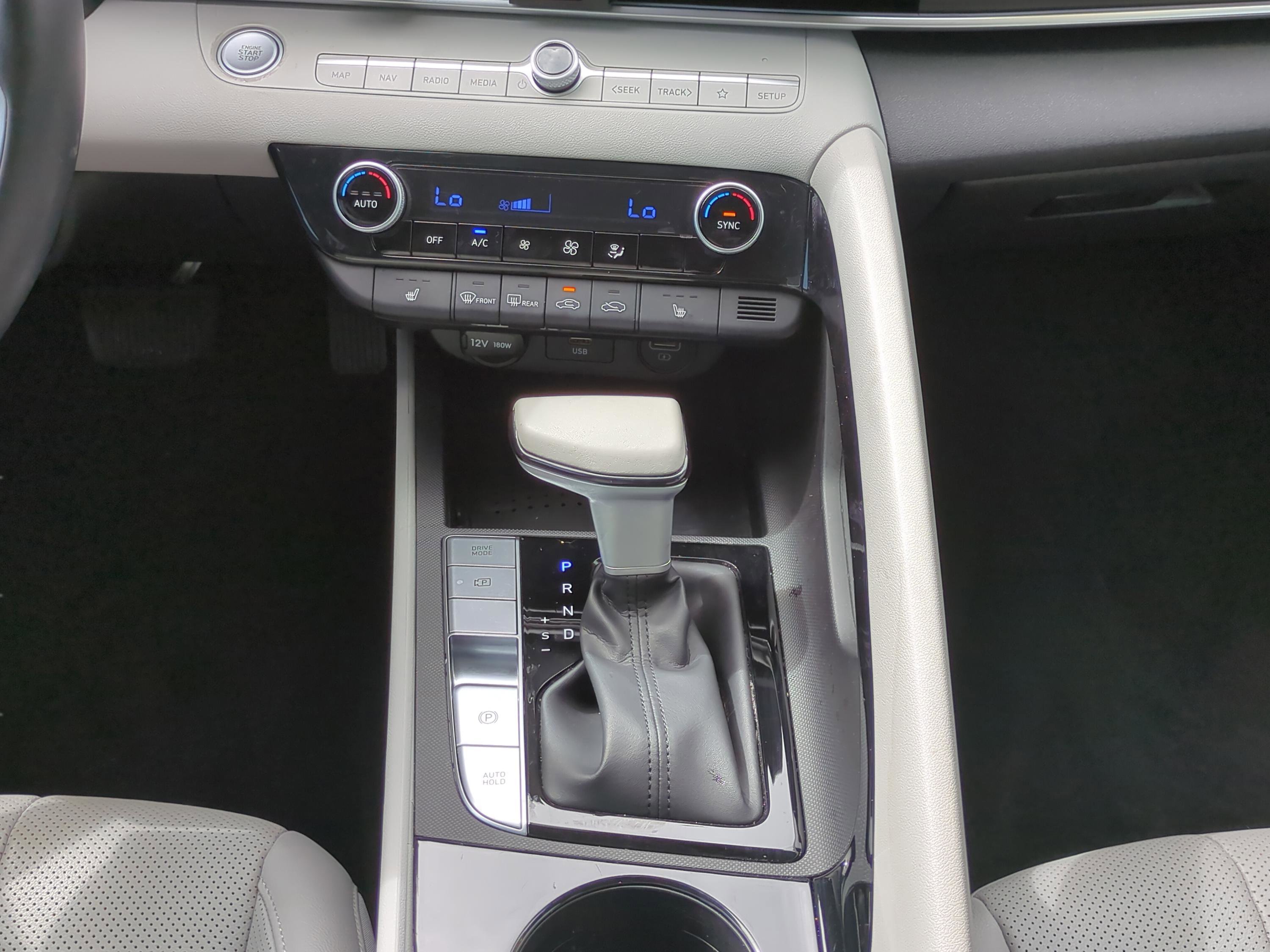 Certified 2023 Hyundai Elantra Limited FWD image 14