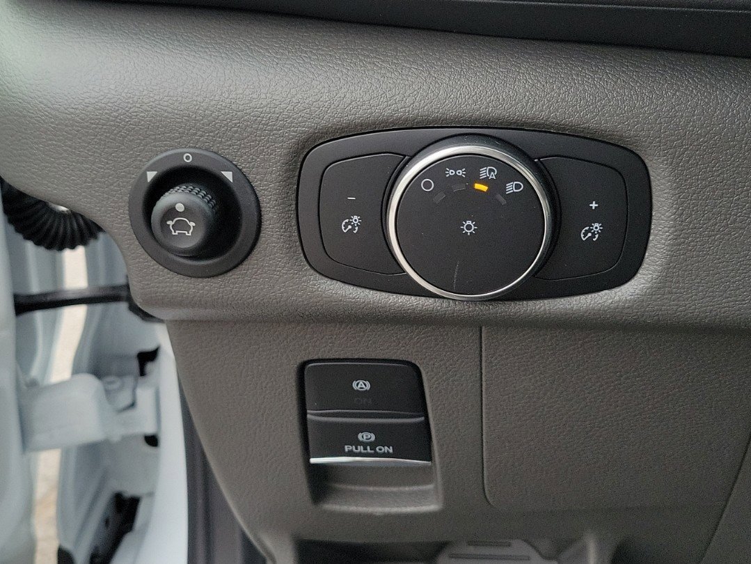 New 2026 Ford Transit 150 Low Roof RWD image 31