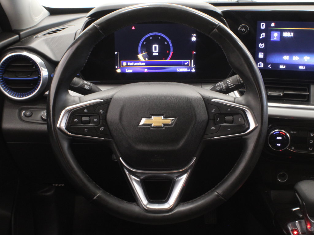 Used 2025 Chevrolet Trax LT w/ Driver Confidence Package FWD image 21