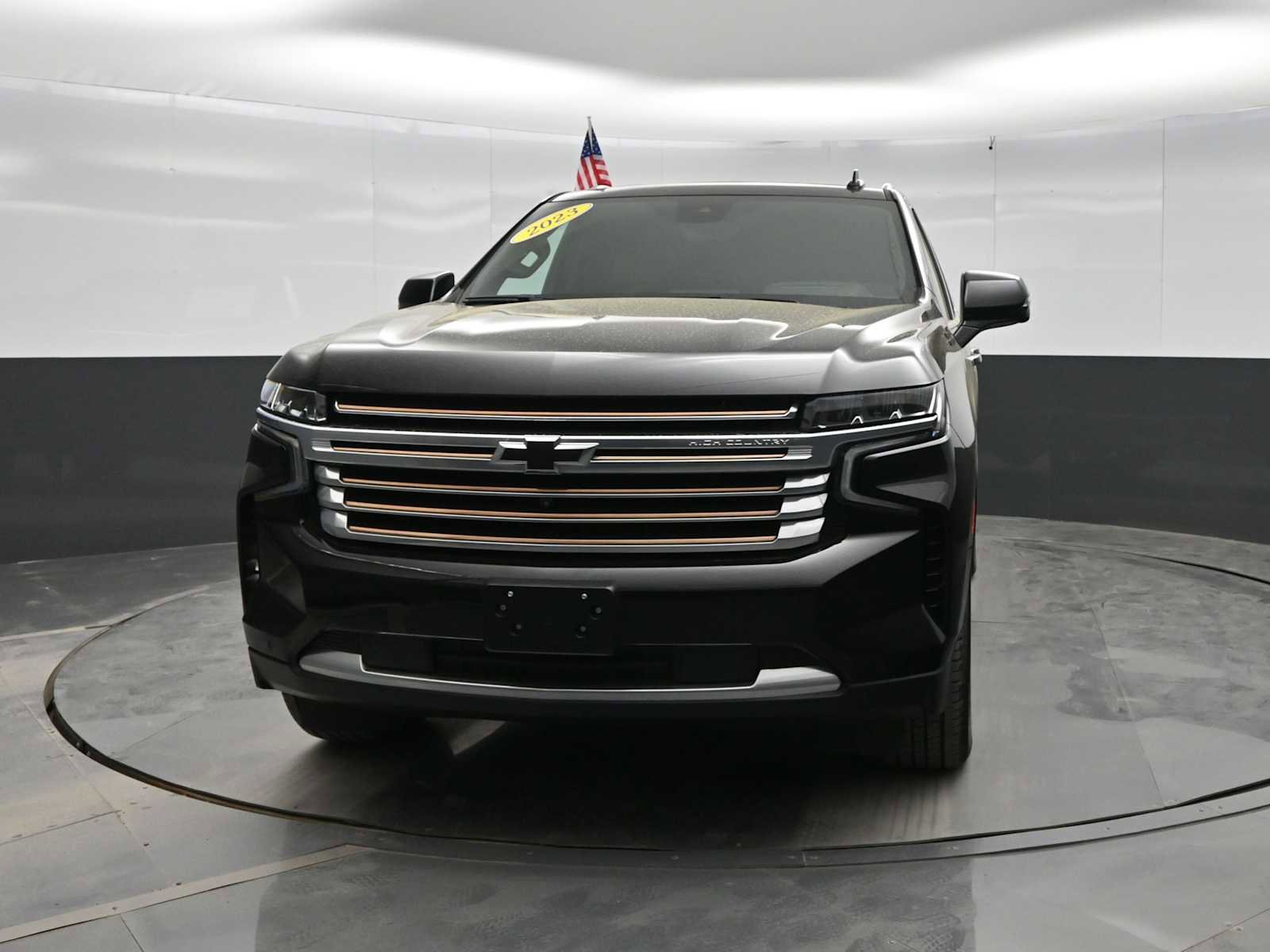 Used 2023 Chevrolet Tahoe High Country image 3