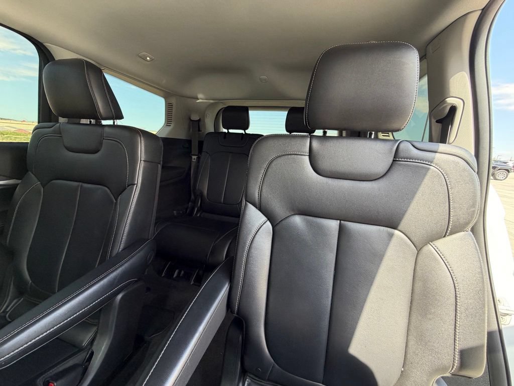 Used 2021 Jeep Grand Cherokee L Limited RWD image 10