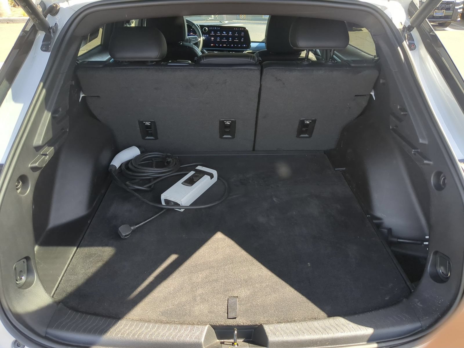 Used 2024 Chevrolet Equinox EV LT w/ LPO, Blackout Package FWD image 29