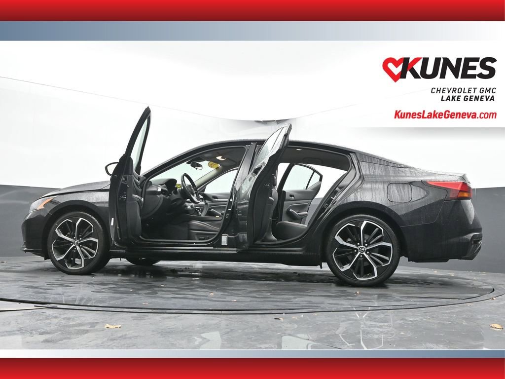 Used 2024 Nissan Altima 2.5 SR FWD image 59