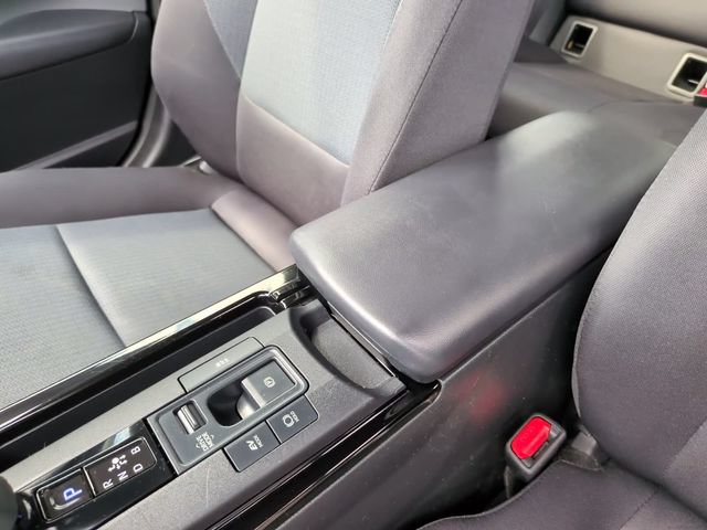 Certified 2024 Toyota Prius LE FWD image 20