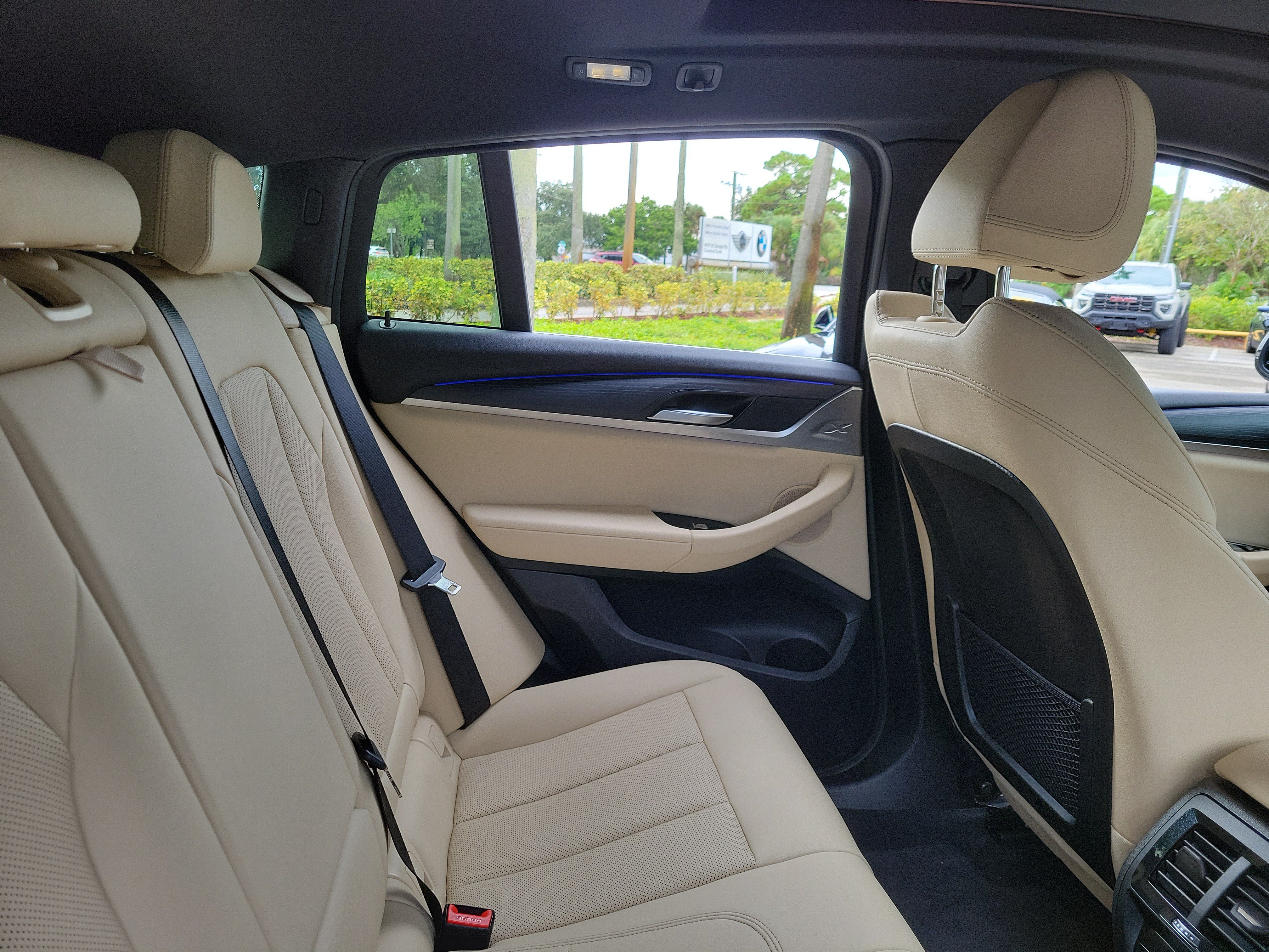 Certified 2025 BMW X4 xDrive30i w/ Premium Package AWD/4WD image 9