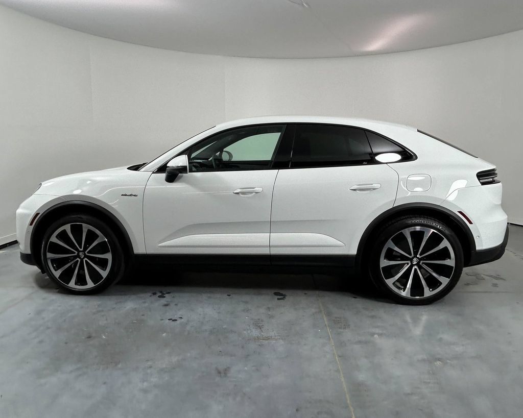 Certified 2024 Porsche Macan 4 Electric AWD/4WD image 2
