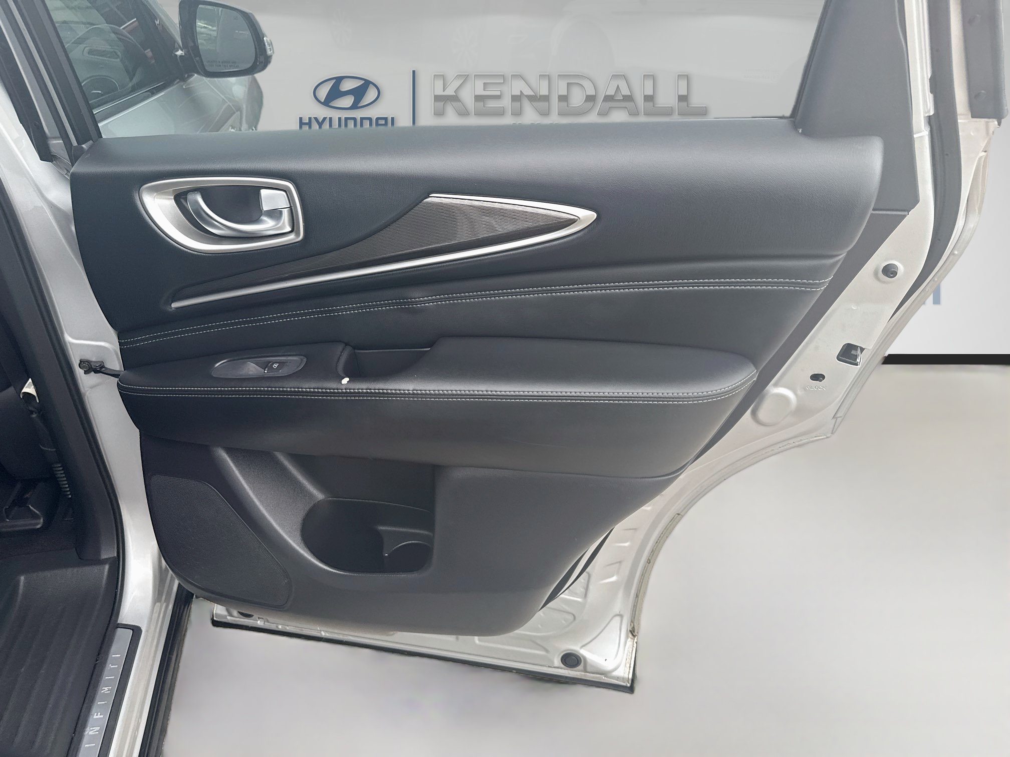Used 2017 INFINITI QX60 Luxe w/ Premium Package AWD/4WD image 28