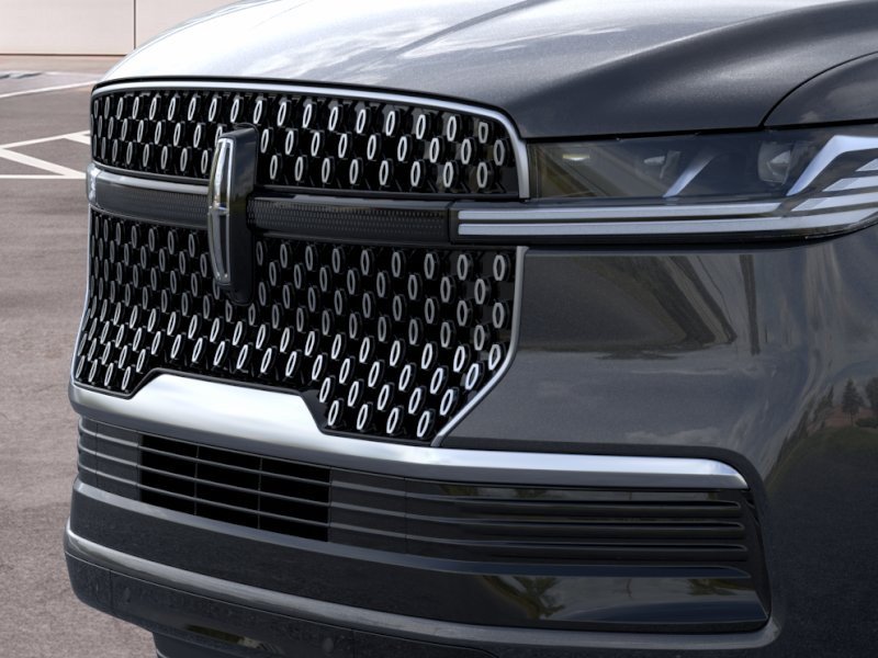 New 2026 Lincoln Navigator Premiere AWD/4WD image 17