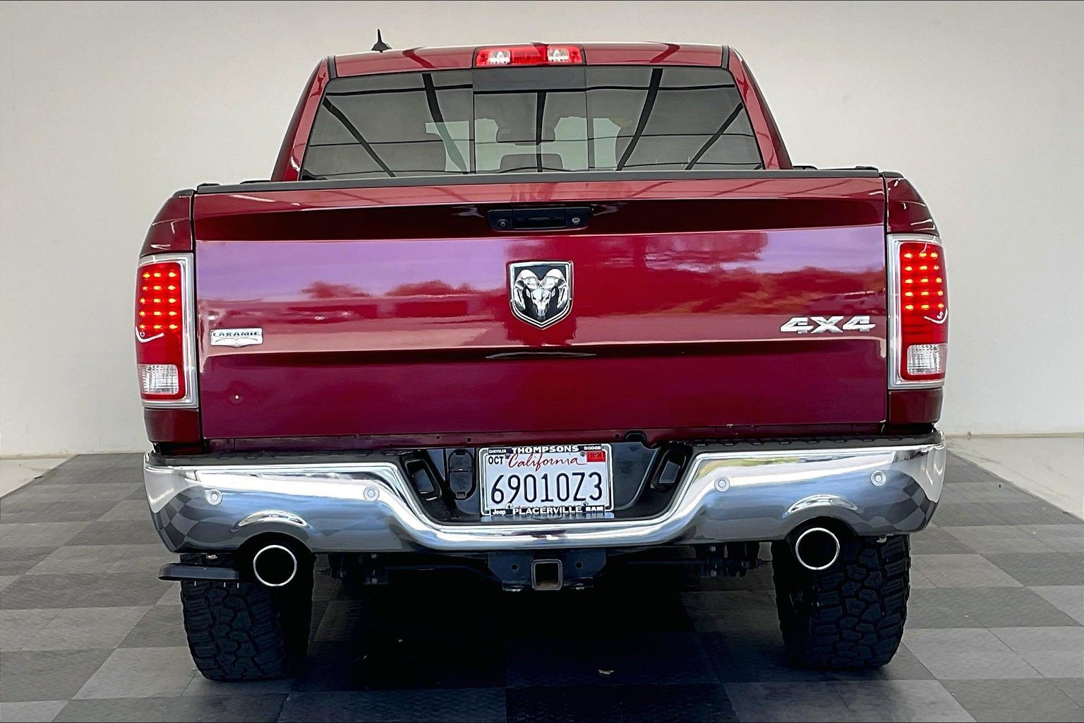 Used 2018 RAM 1500 Laramie AWD/4WD image 3
