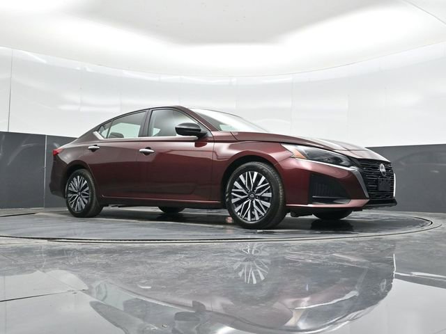 Used 2025 Nissan Altima 2.5 SV image 35