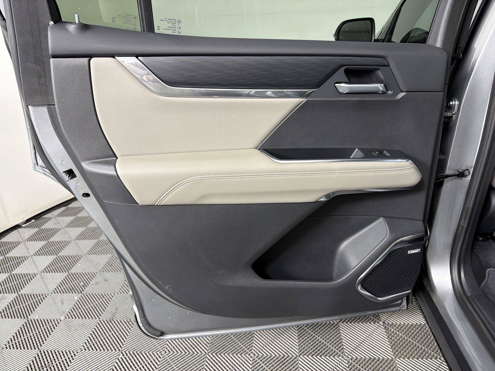 New 2026 GMC Acadia Elevation w/ Elevation Premium Package FWD image 21