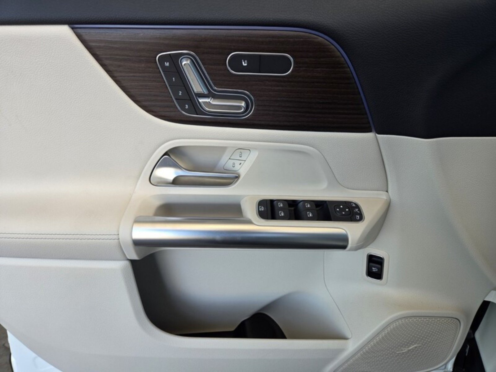 Certified 2026 Mercedes-Benz GLA 250 w/ Exclusive Package image 23