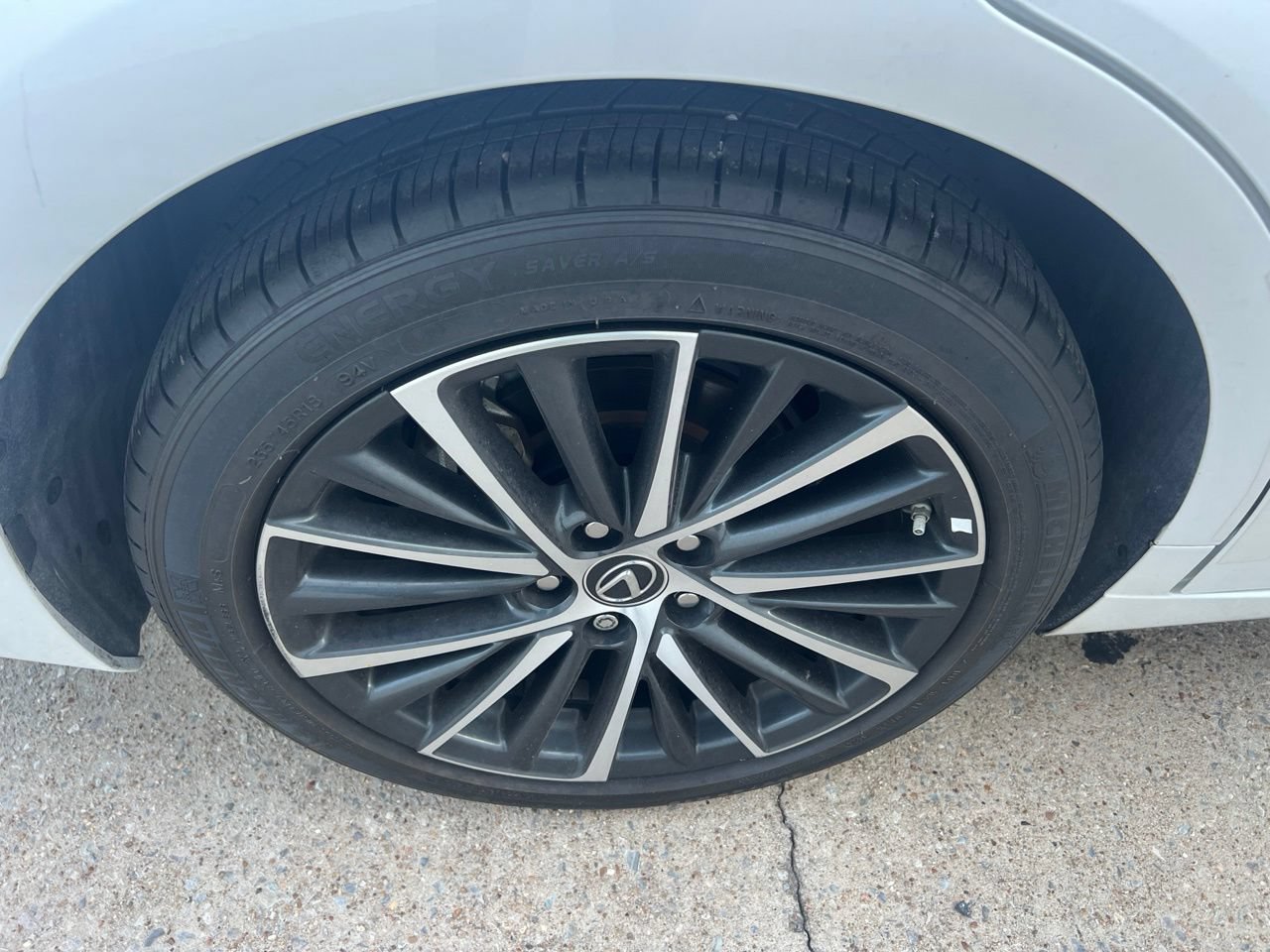 Used 2024 Lexus ES 300h w/ Premium Package FWD image 17