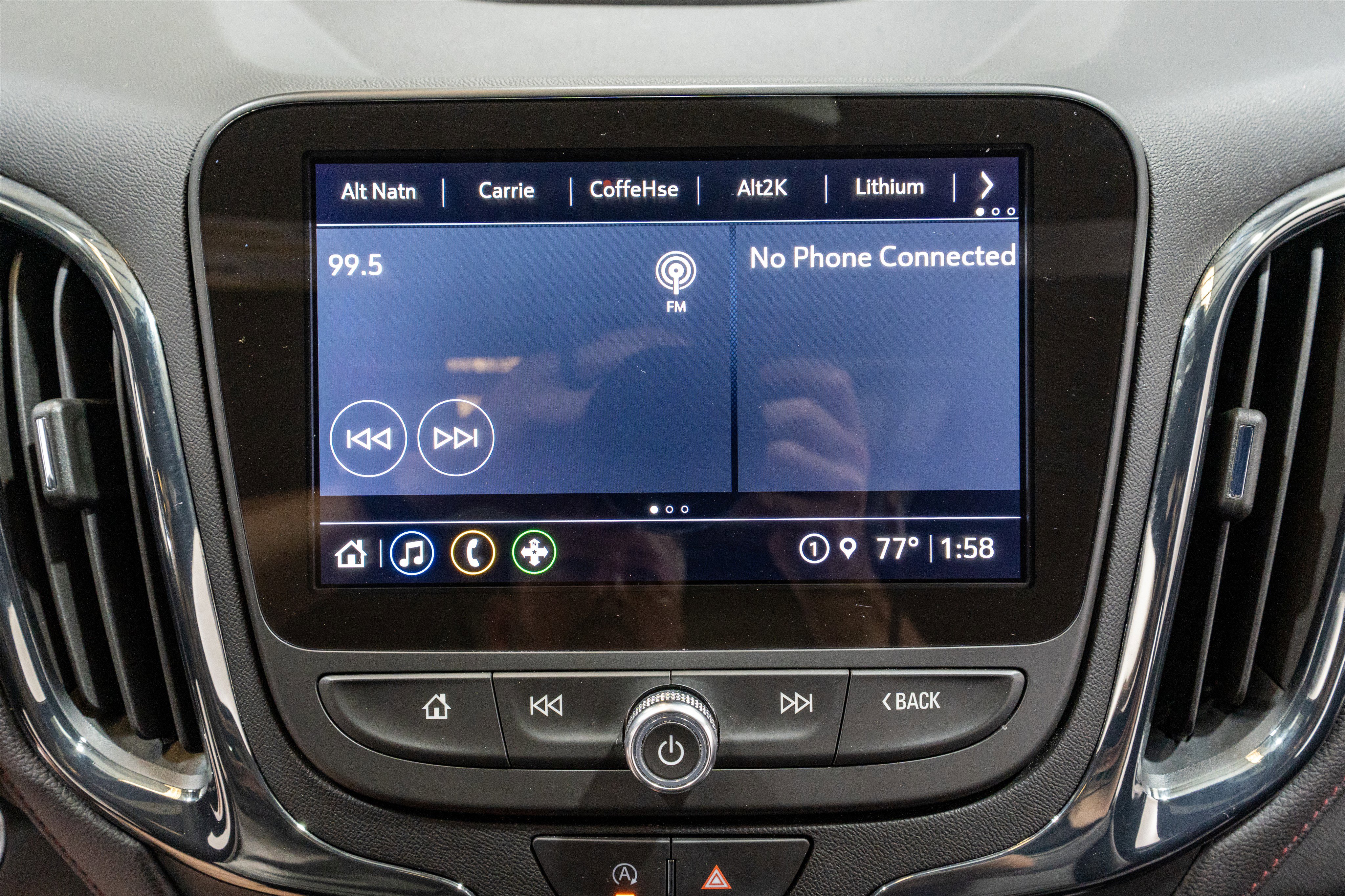 Used 2024 Chevrolet Equinox RS w/ RS Leather Package FWD image 19