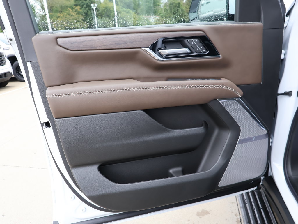 New 2026 GMC Yukon XL Denali Ultimate w/ LPO, Floor Liner Package AWD/4WD image 12