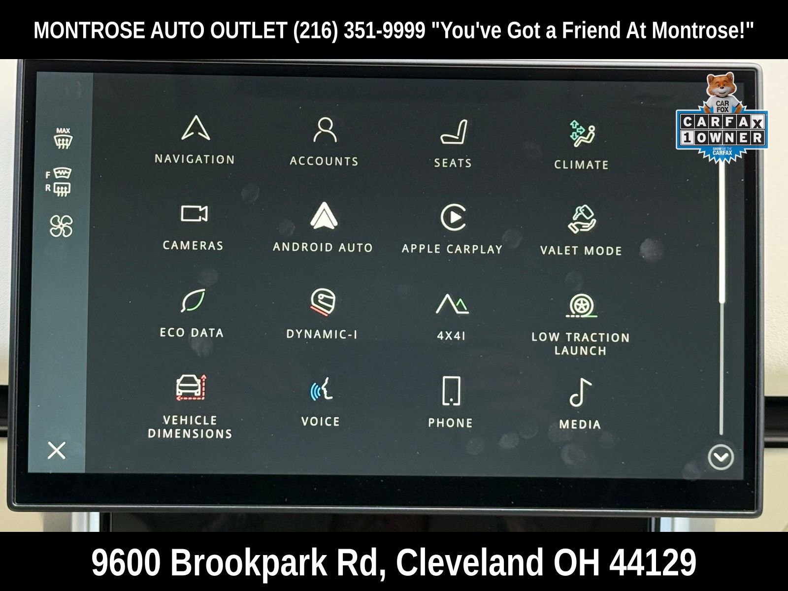 Used 2025 Land Rover Range Rover SE image 25