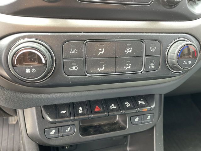 Used 2021 Chevrolet Colorado Z71 w/ Z71 Midnight Edition AWD/4WD image 18