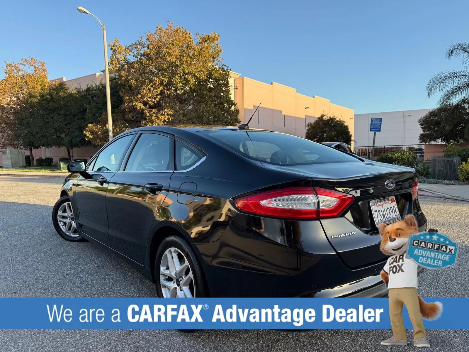 Used 2016 Ford Fusion SE FWD image 8