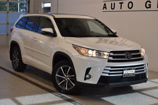 Used 2018 Toyota Highlander XLE AWD/4WD image 1
