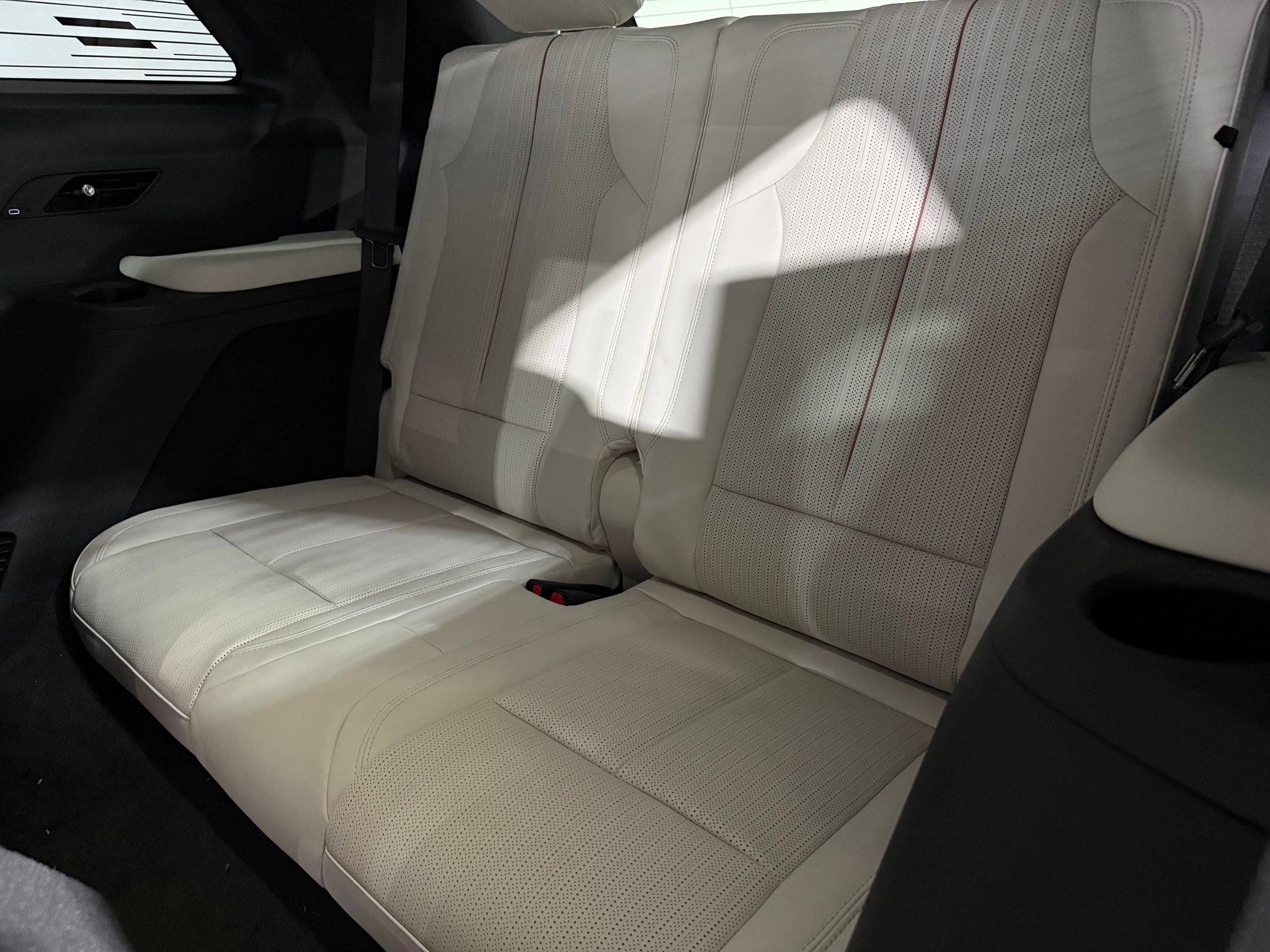 New 2026 Cadillac Vistiq Luxury image 44