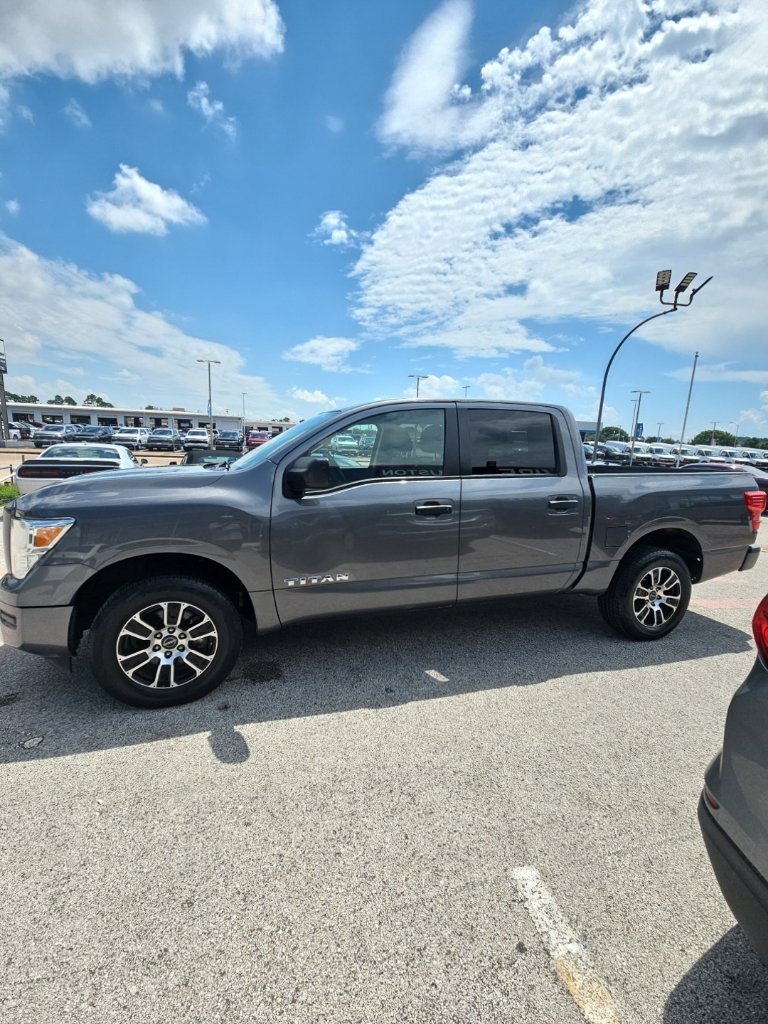 Used 2023 Nissan Titan SV AWD/4WD image 4