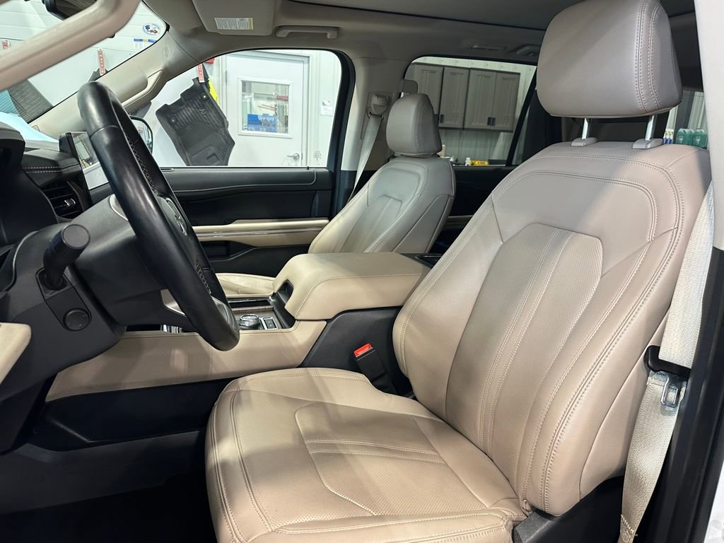 Used 2024 Ford Expedition Limited image 13