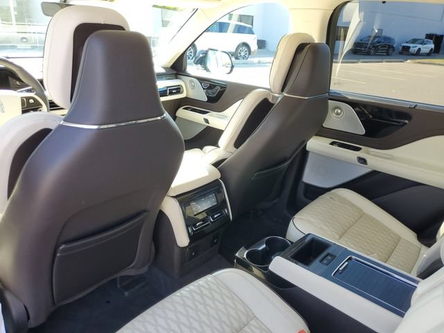 Used 2023 Lincoln Aviator Black Label w/ Dynamic Handling Package AWD/4WD image 27